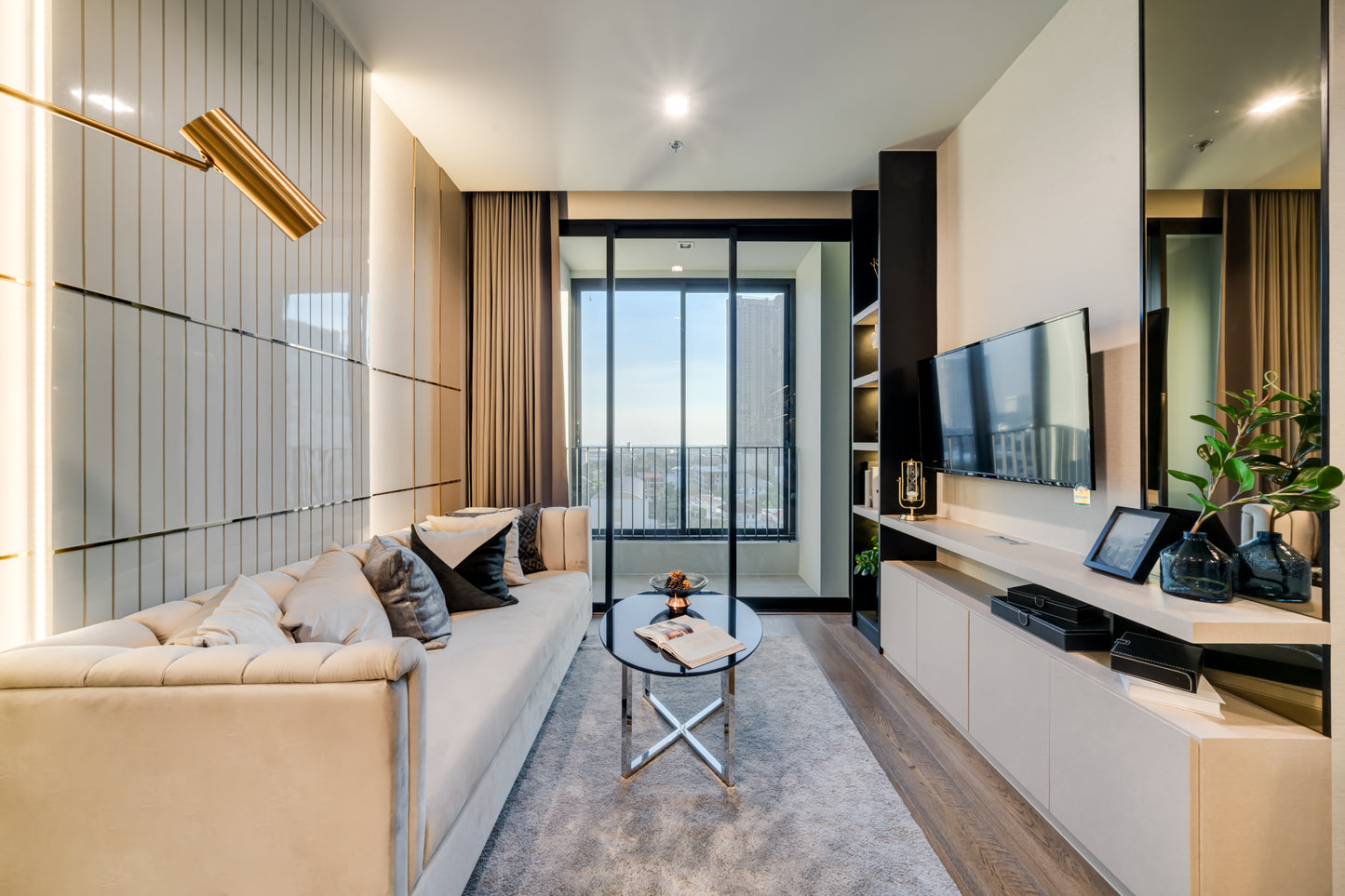 IDEO Q Sukhumvit 36 living area